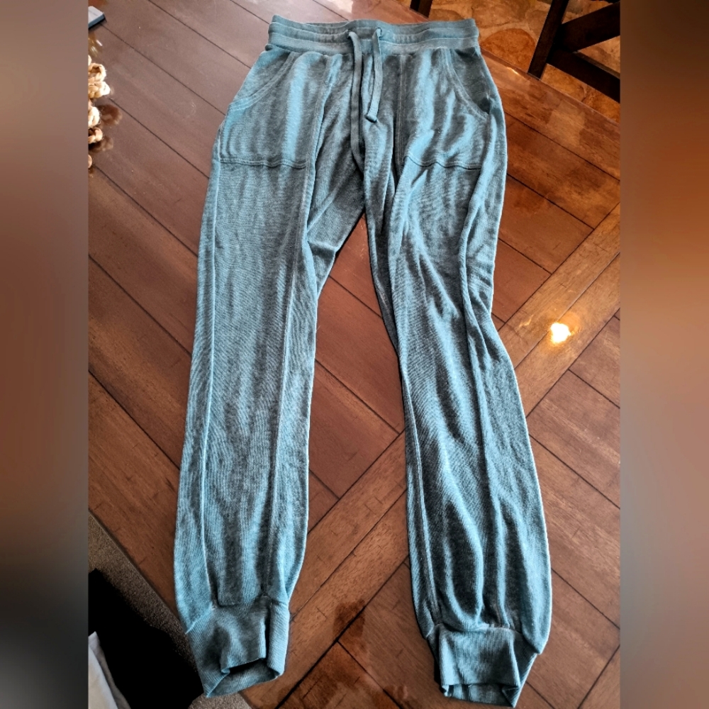 Light sweatpants